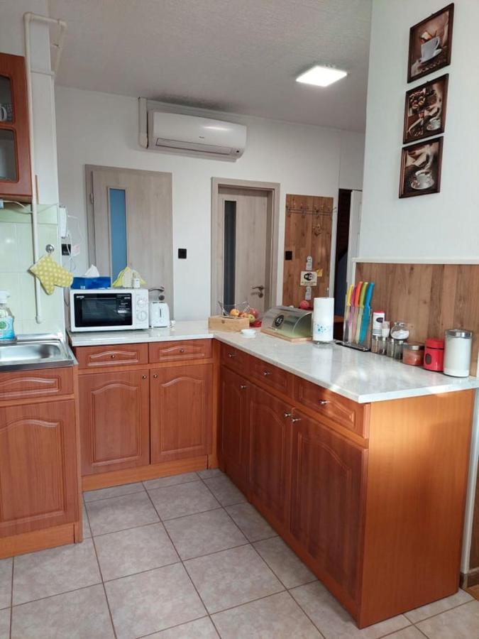 Apartament Nagcsalados Rozsa Apartman Balatonlelle Zewnętrze zdjęcie