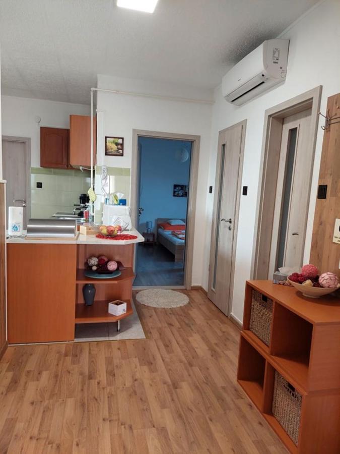 Apartament Nagcsalados Rozsa Apartman Balatonlelle Zewnętrze zdjęcie