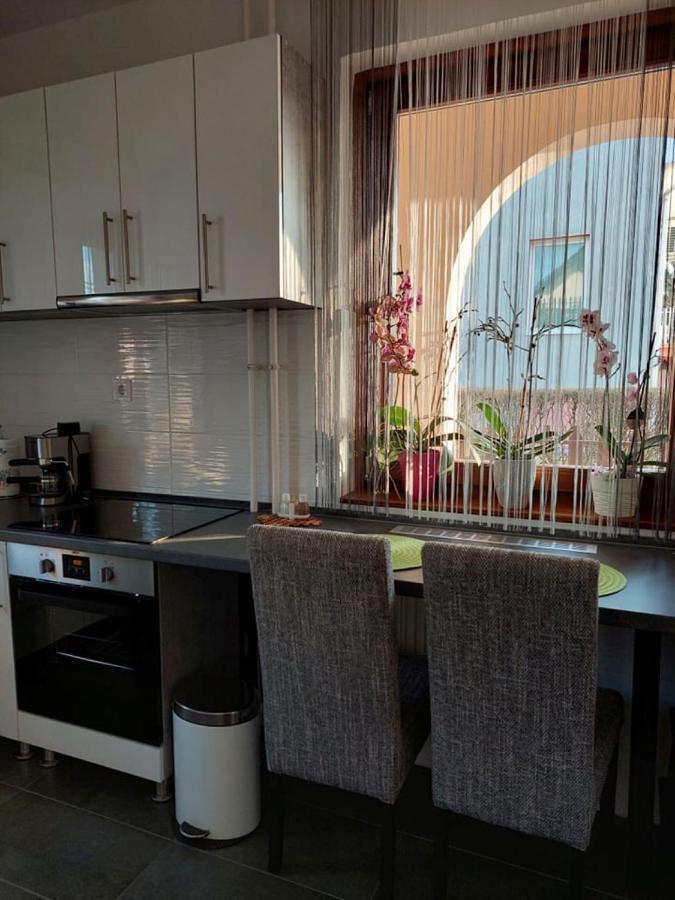 Apartament Nagcsalados Rozsa Apartman Balatonlelle Zewnętrze zdjęcie